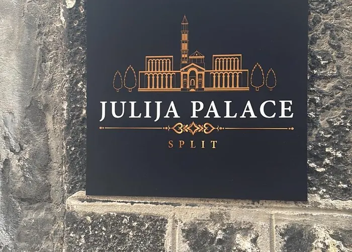Julija Palace 아파트