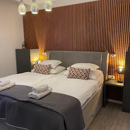 Lägenhet Julija Palace